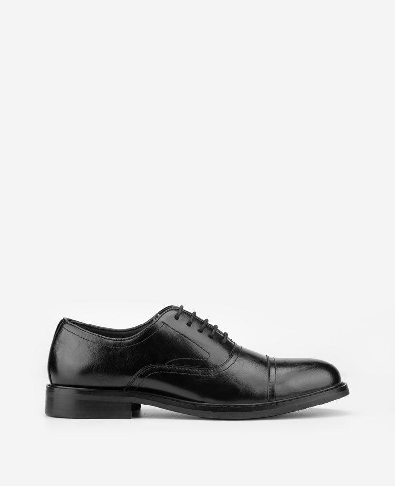 Kenneth Cole REACTION - Lawstin Cap Toe Oxford Shoes for Men, Black | KC