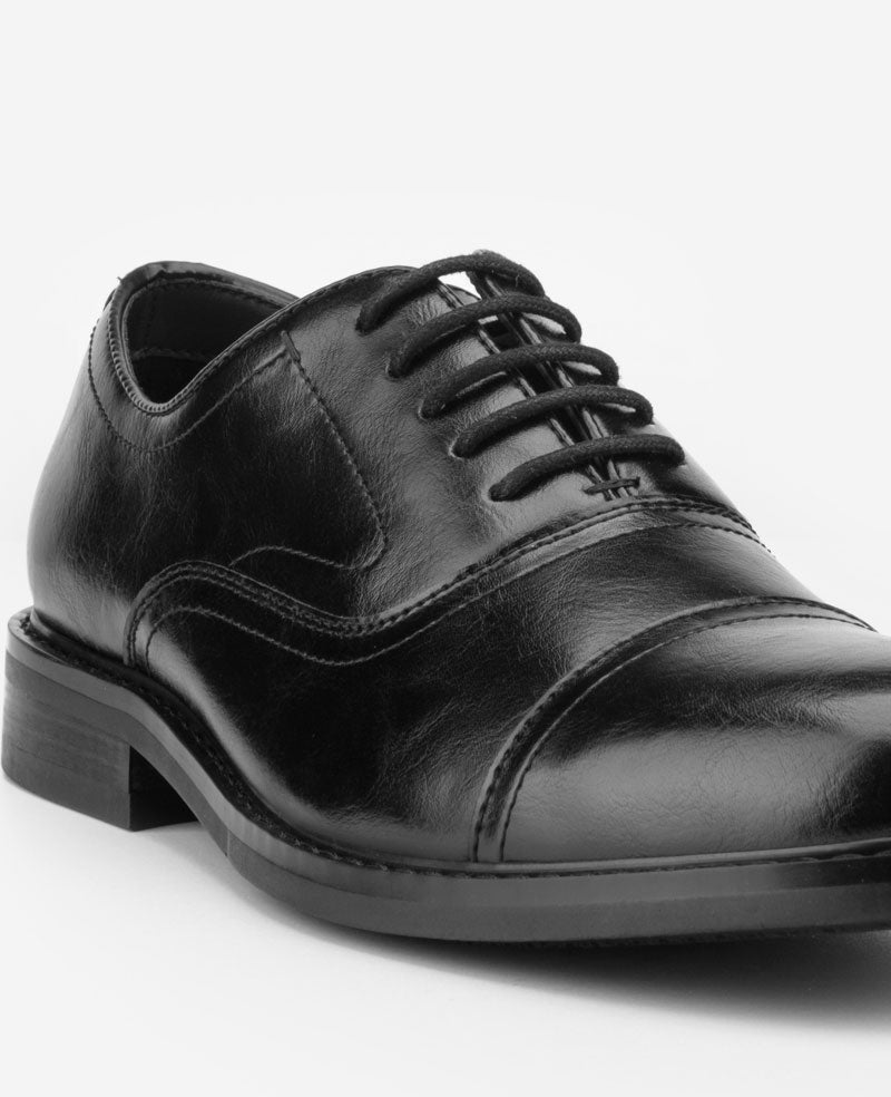 Kenneth Cole REACTION - Lawstin Cap Toe Oxford Shoes for Men, Black | KC