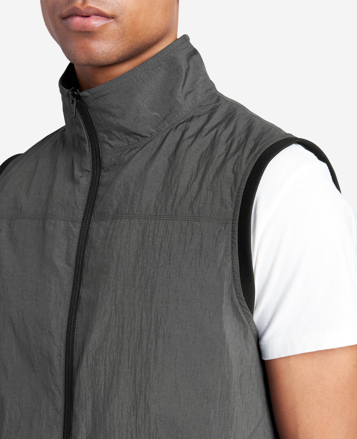 Kenneth Cole Shop Men’s Lightweight Water-Resistant Vest – Charcoal | KC