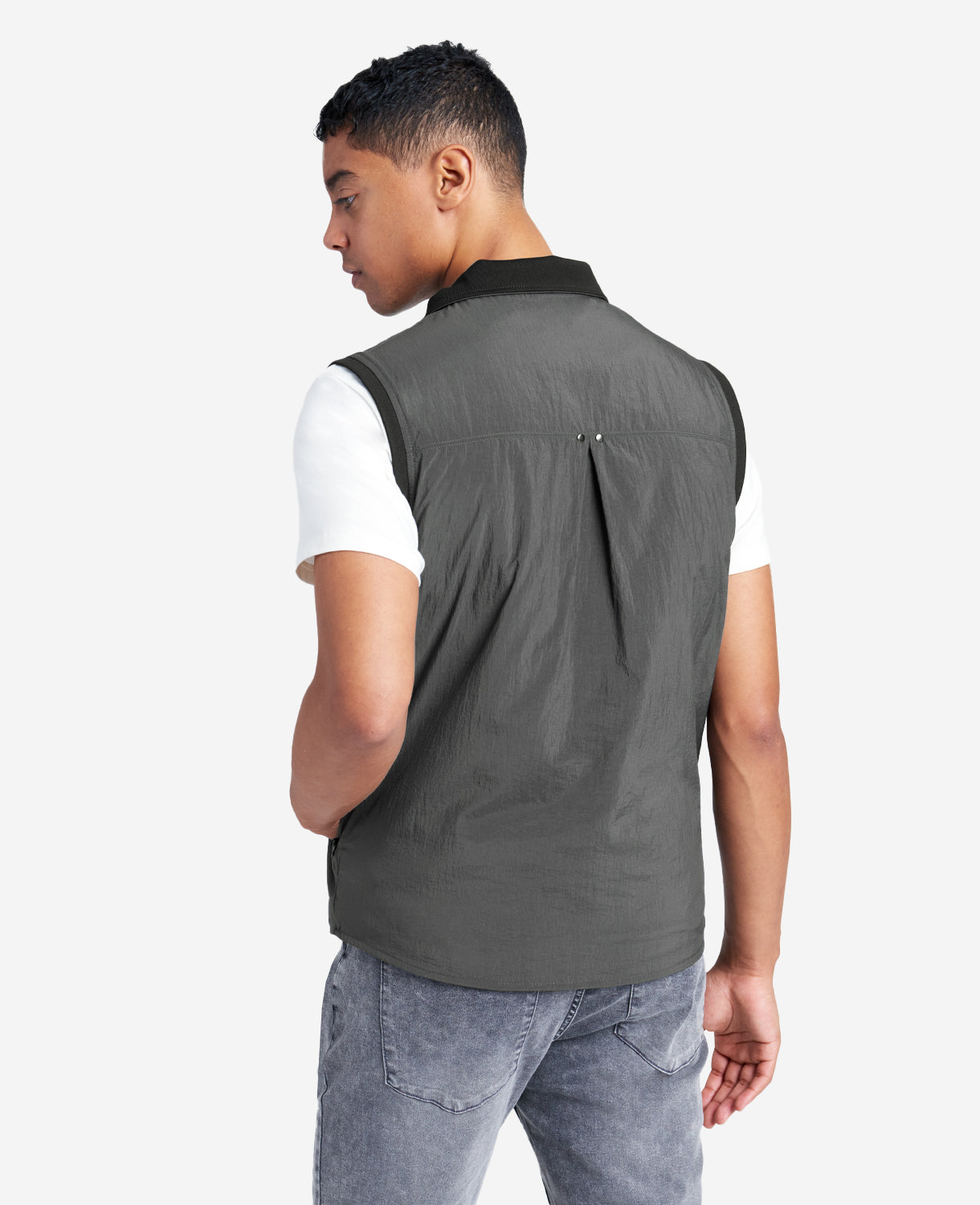 Kenneth Cole Shop Men’s Lightweight Water-Resistant Vest – Charcoal | KC