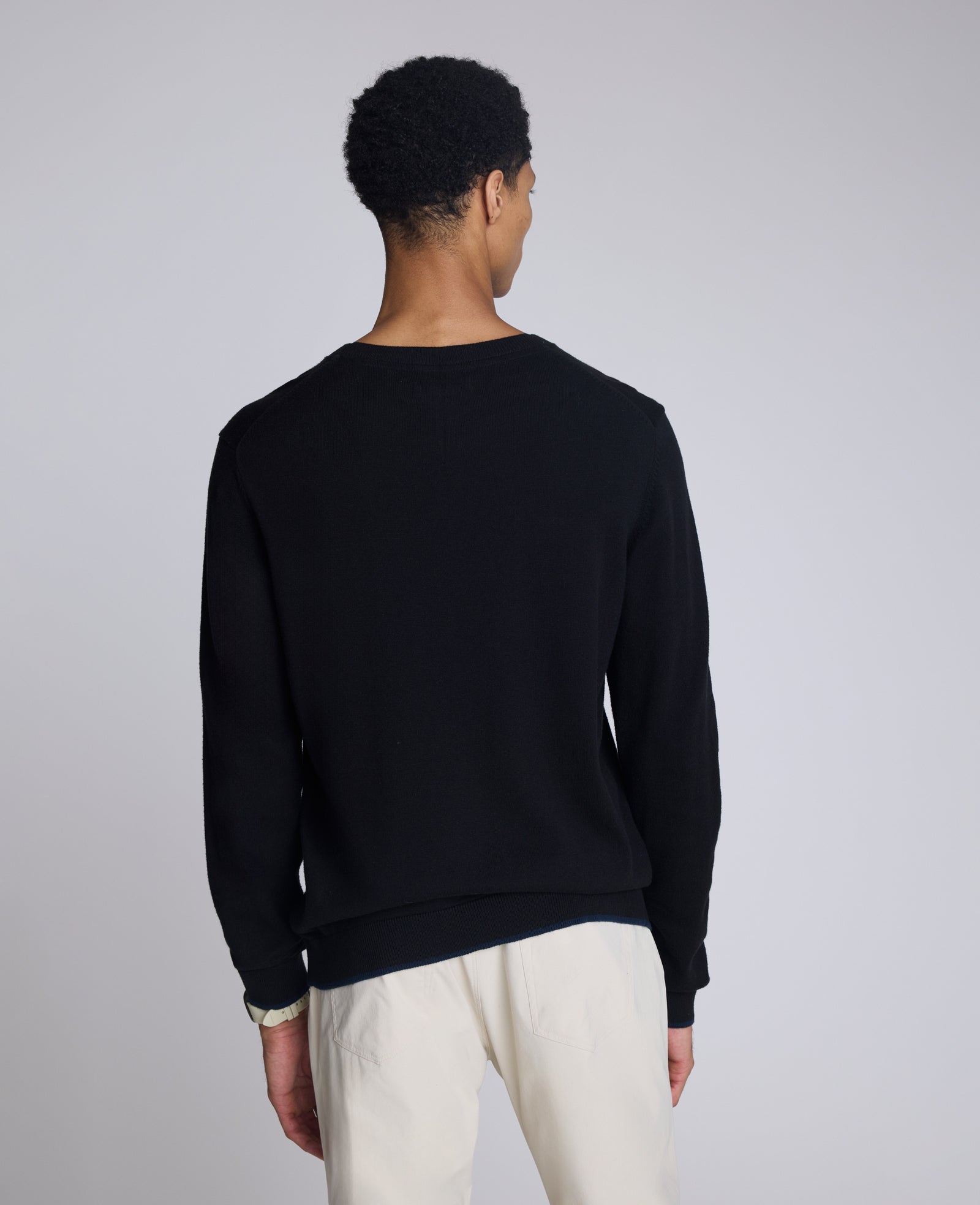 Kenneth Cole Black Crew Neck Sweater – Ribbed Cuffs & Classic Fit | KC