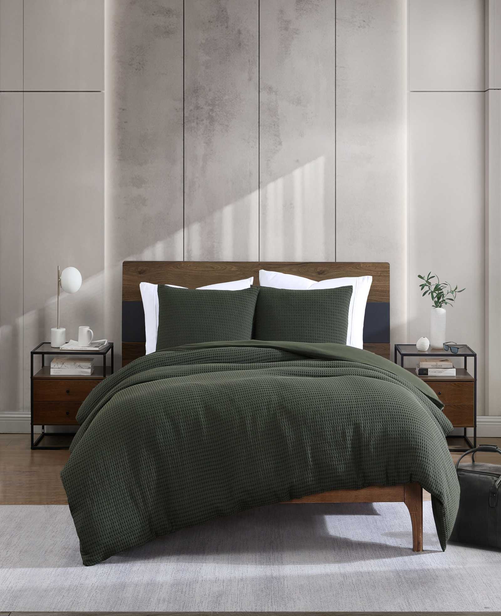 Kenneth Cole Shop Solid Waffle Comforter Set – Green | Kenneth Cole