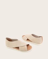 Kenneth Cole GENTLE SOULS - Leslie X Band Leather Tread Sole Sandal