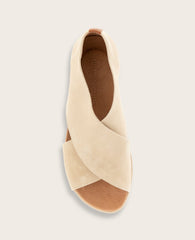 Kenneth Cole GENTLE SOULS - Leslie X Band Leather Tread Sole Sandal