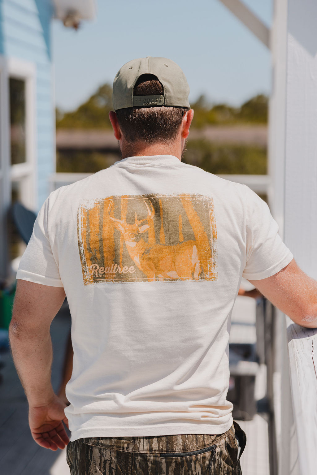 Realtree Unisex Brown Deer Post Card Comfort Colors Shirt