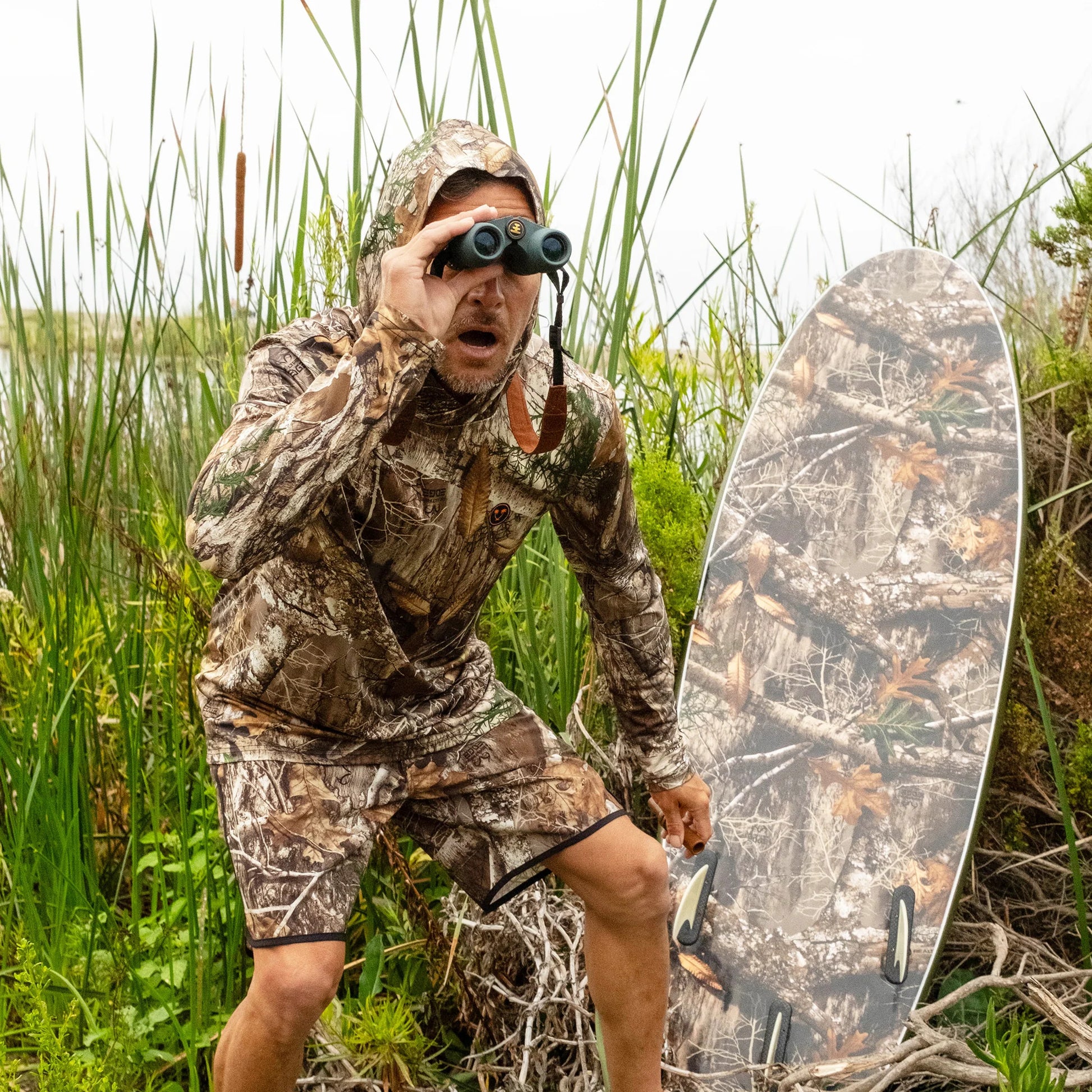 Realtree Catch Surf Hooded Long Sleeve Camo Rash Guard - Realtree EDGE