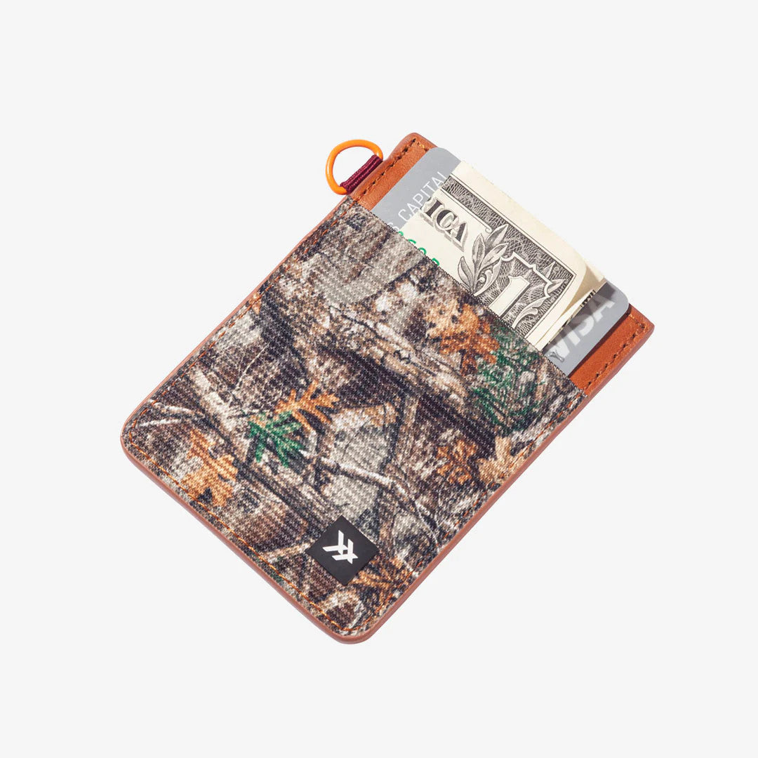 Realtree Thread Camo Vertical Wallet - Realtree EDGE