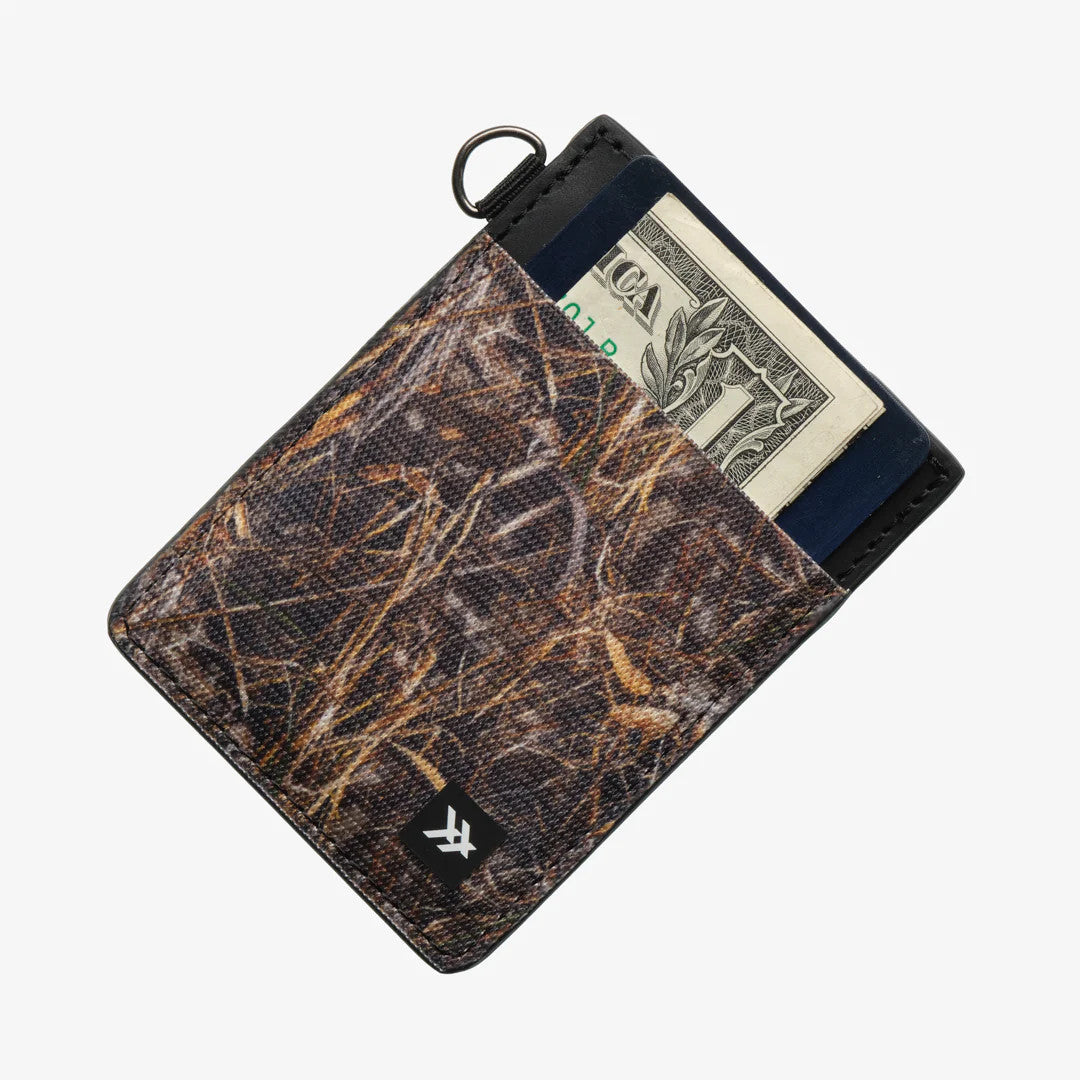 Realtree Thread Camo Vertical Wallet - Realtree MAX-7