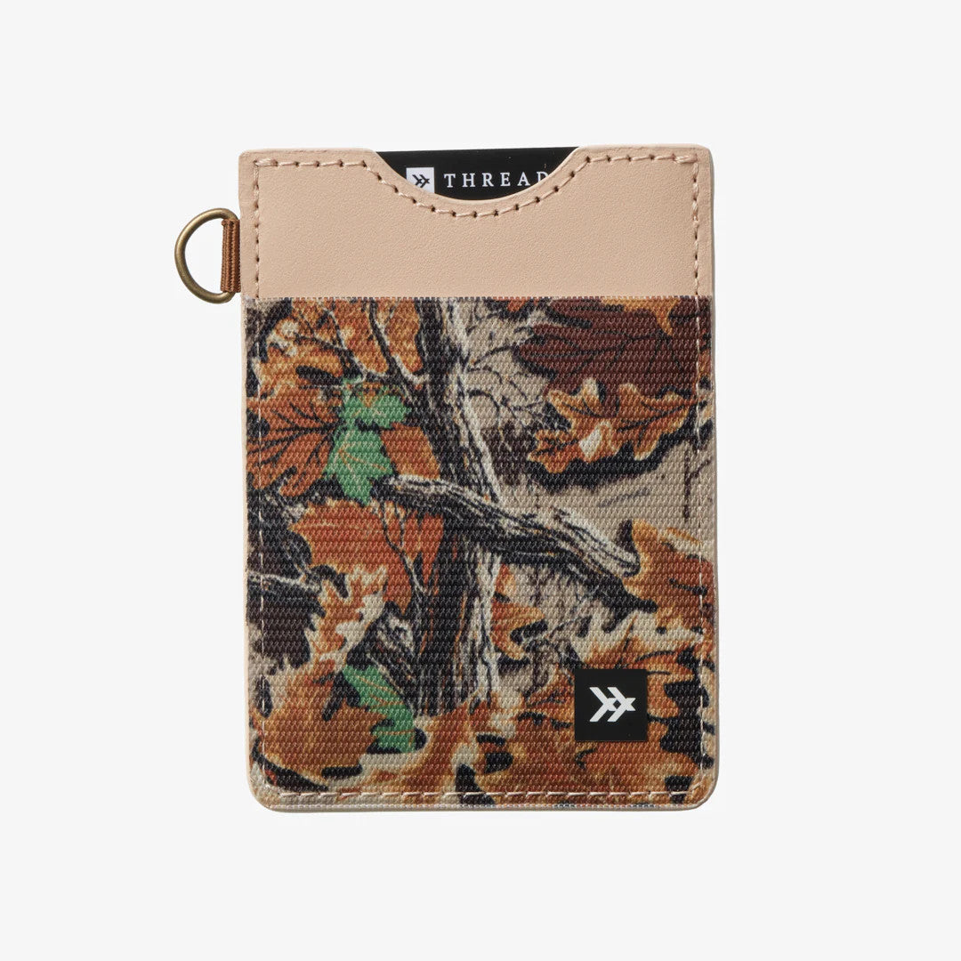 Realtree Thread Camo Vertical Wallet - Realtree Advantage Classic