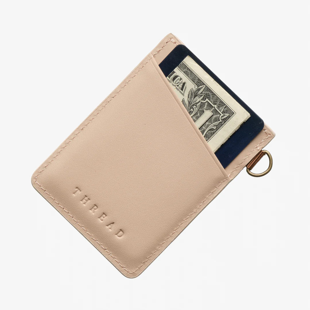 Realtree Thread Camo Vertical Wallet - Realtree Advantage Classic