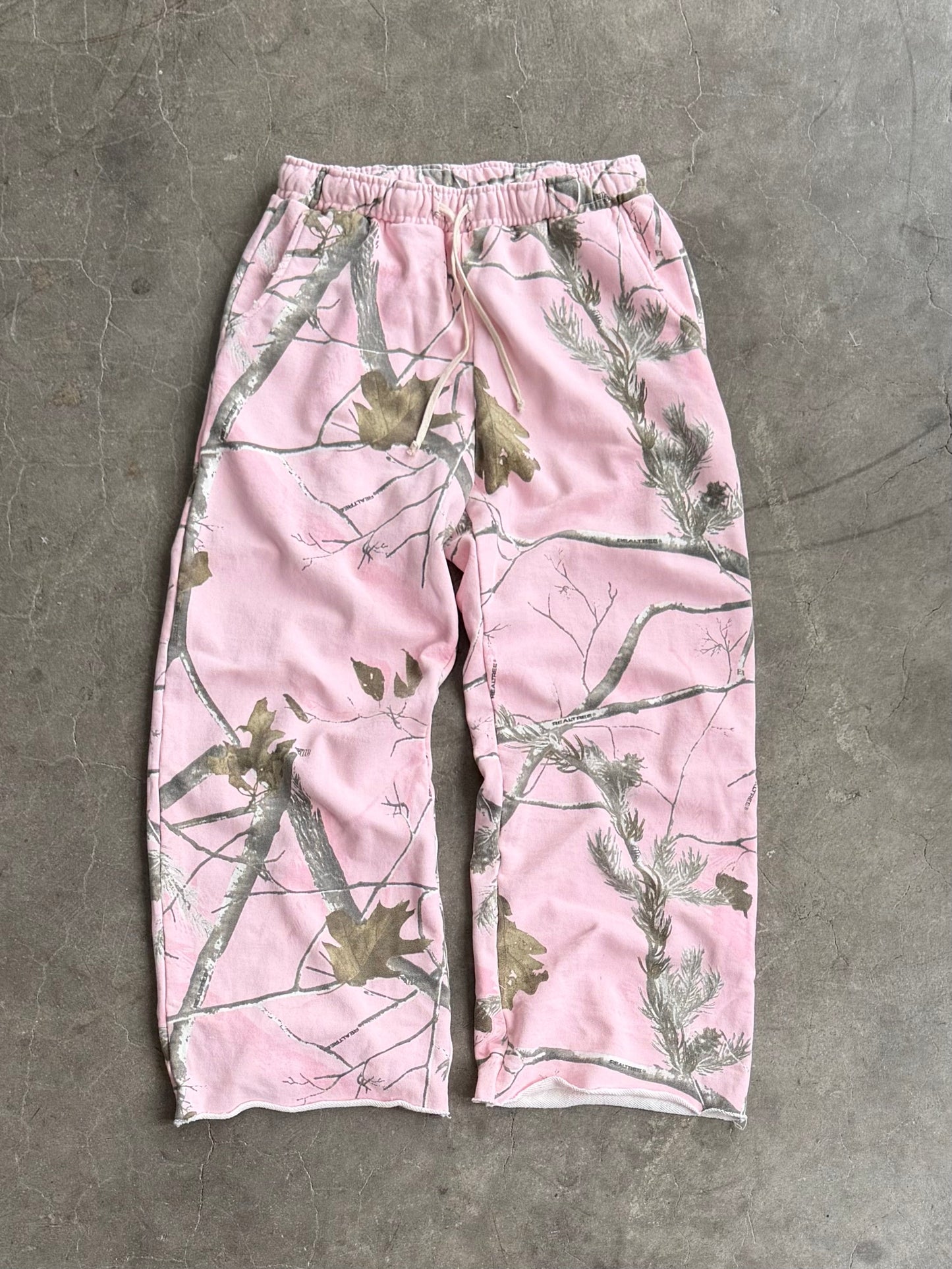 Realtree Aged Ivy Unisex Pink Camo Sweats - Realtree APX