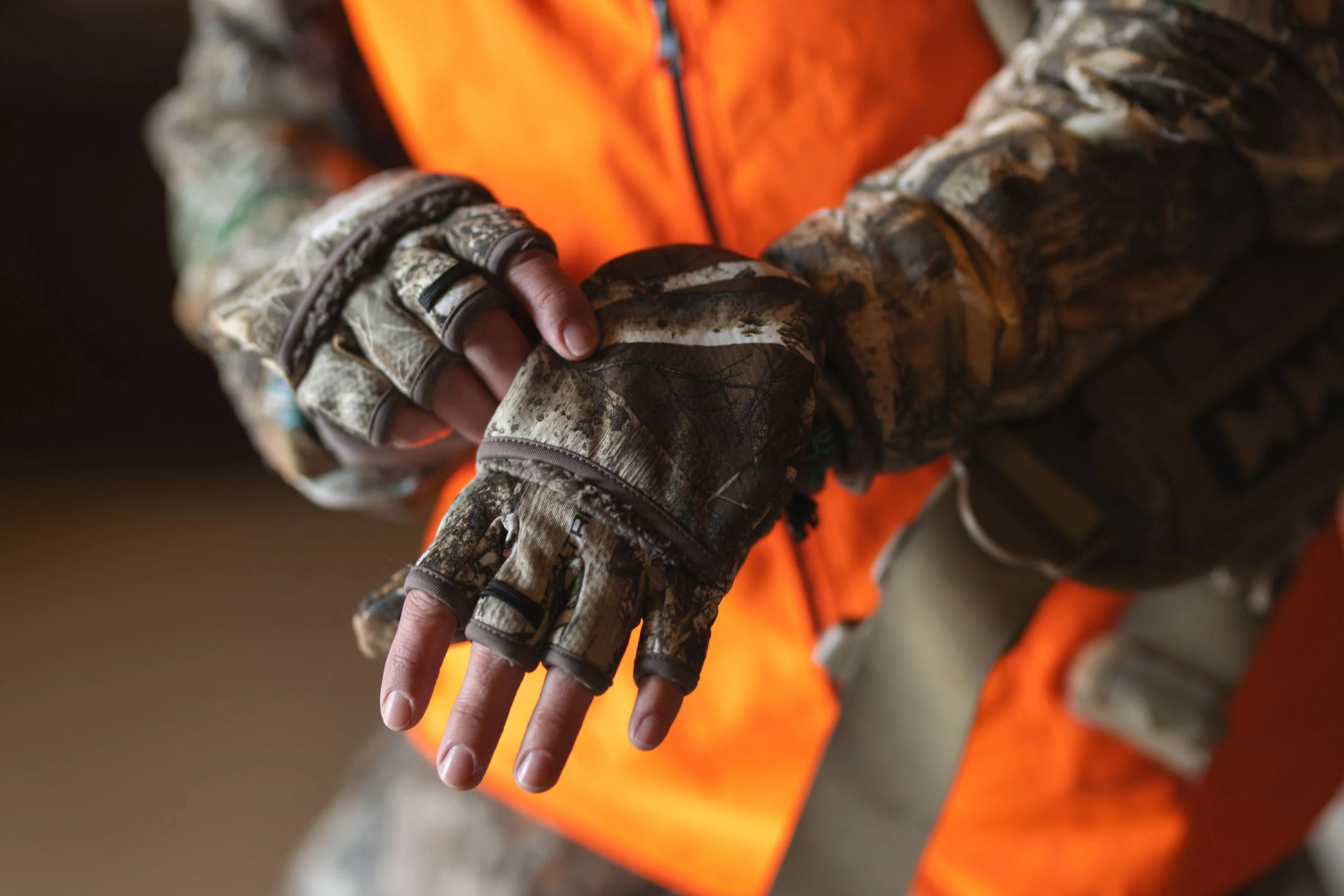 Realtree DSG Outerwear WoSherpa Fleece Flip Top Camo Mitten - Realtree APX