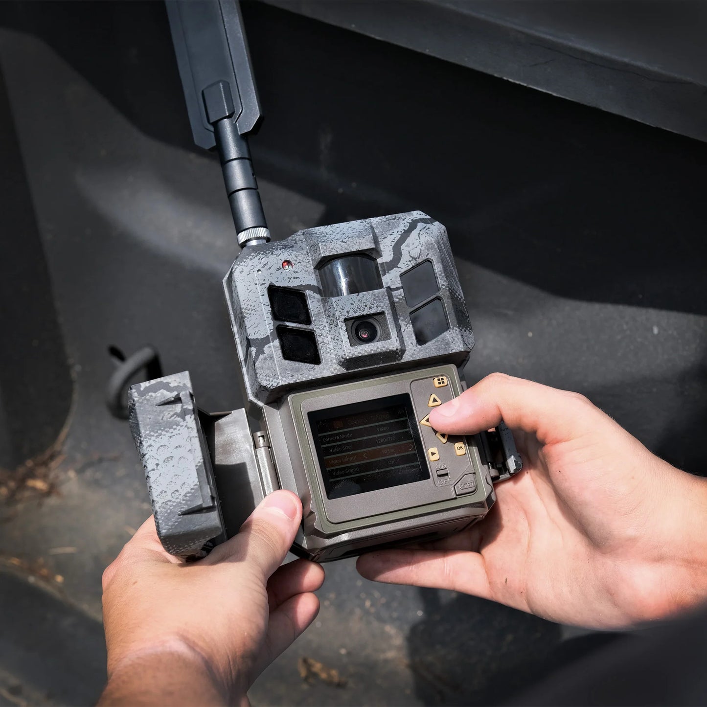Realtree Spartan GoLive 3 4G/LTE Camo Trail Camera - Realtree APX