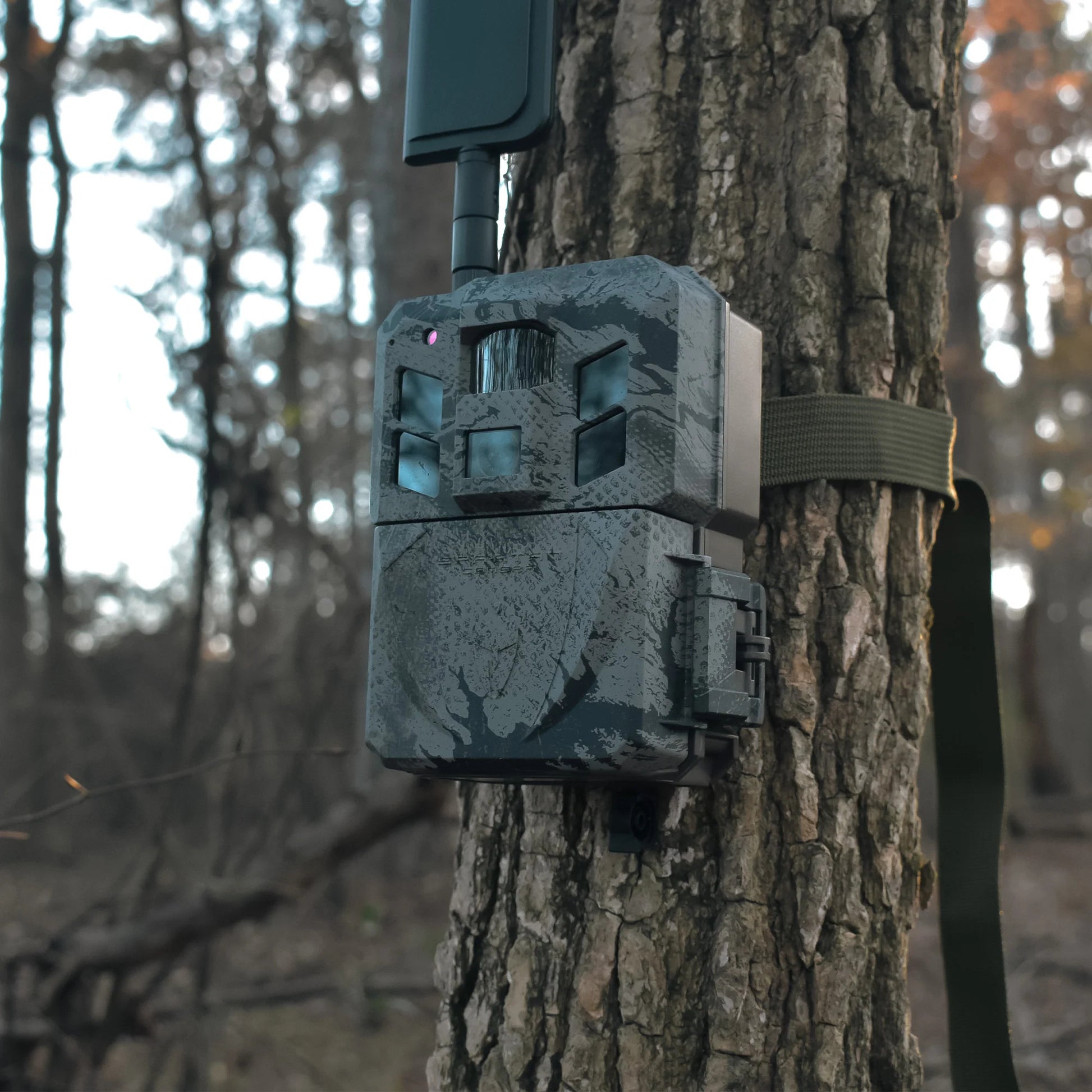 Realtree Spartan GoLive 3 4G/LTE Camo Trail Camera - Realtree APX