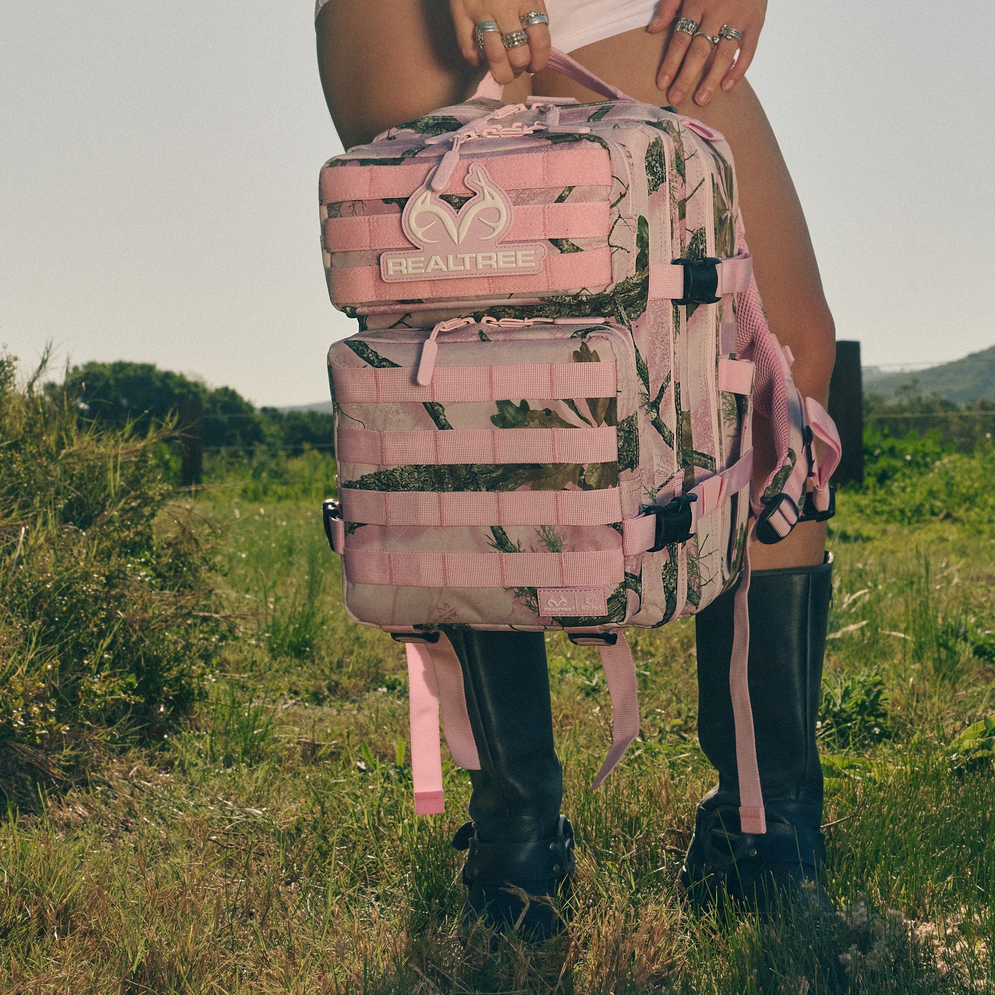 Realtree WOLFpak 25L Flushing Pink Camo Backpack - Realtree APX Colors