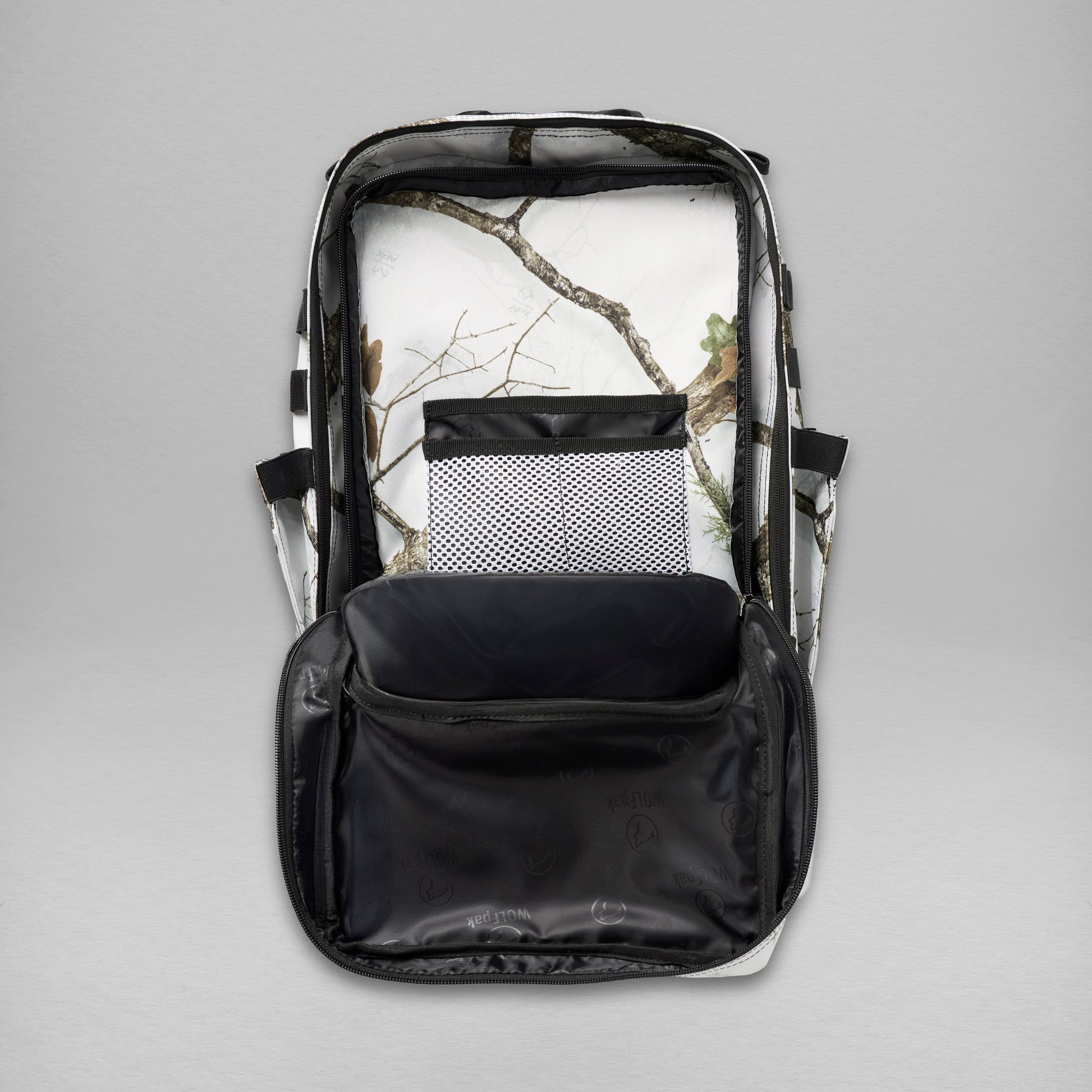 Realtree WOLFpak 35L  Meal Prep Camo Backpack With Insulated Compartment - Realtree APX Snow